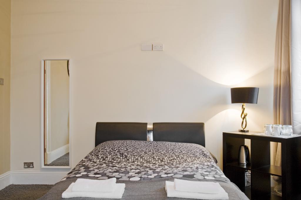 Oaklands  Lägenhet Wolverhampton Exteriör bild