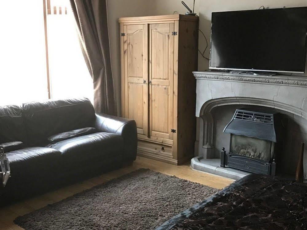 Oaklands  Lägenhet Wolverhampton Exteriör bild